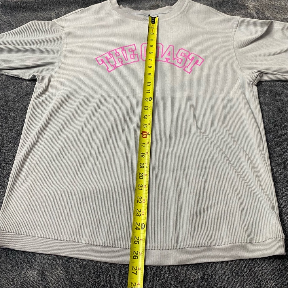 Light Gray Ribbed Oversized Sweatshirt with Pink "THE COAST" Graphic Size Med - Picture 8 of 8